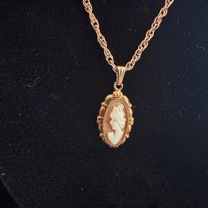 Vintage Gold Cameo Pendant Necklace